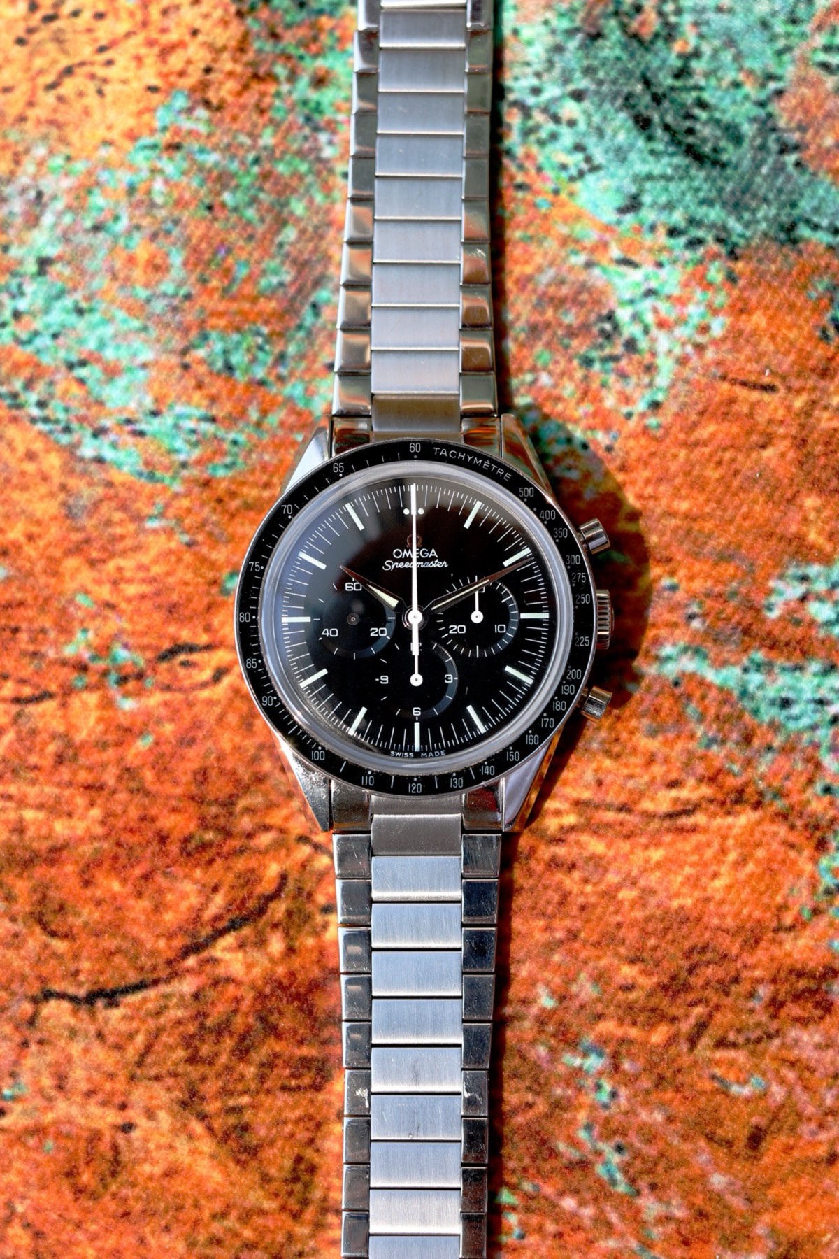 First-generation FOIS dial and black aluminium tachymeter bezel