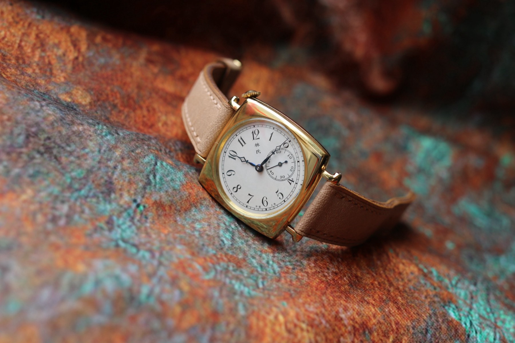 Tilted Watch finished watch detail photograph, photograph 8