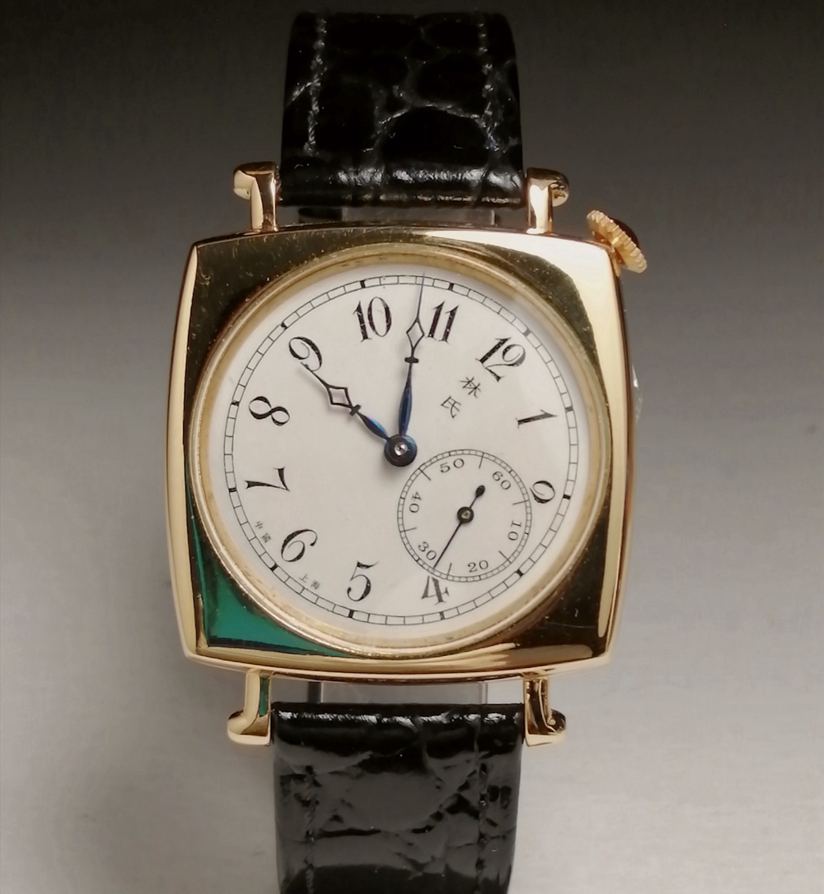 Tilted Watch finished watch detail photograph, photograph 43