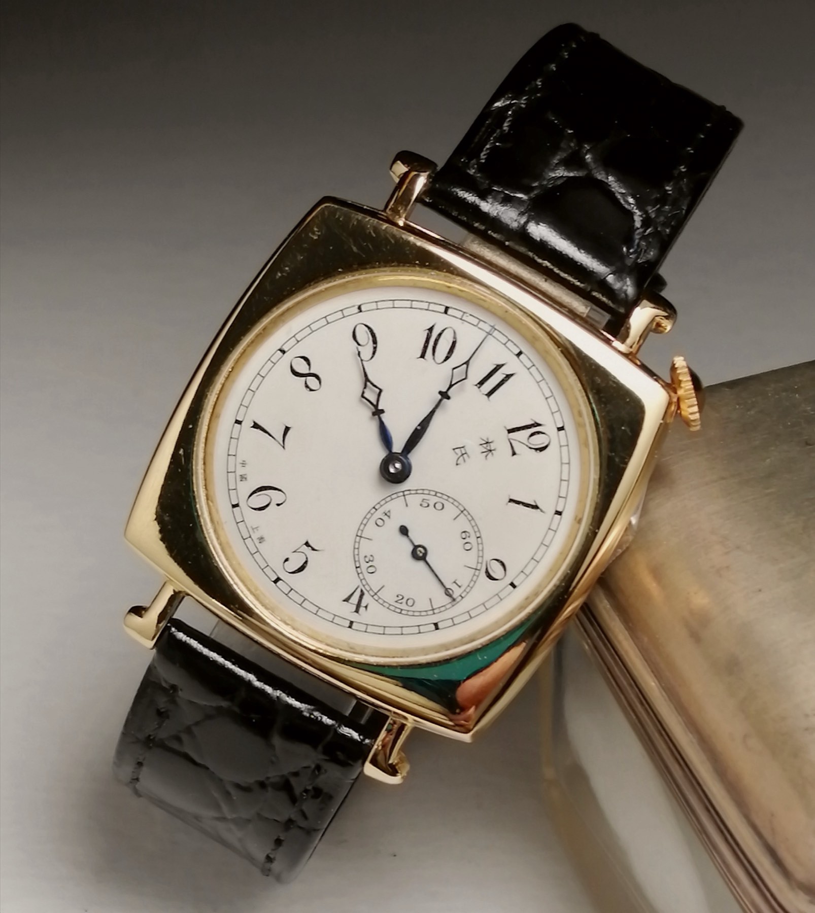 Tilted Watch finished watch detail photograph, photograph 44