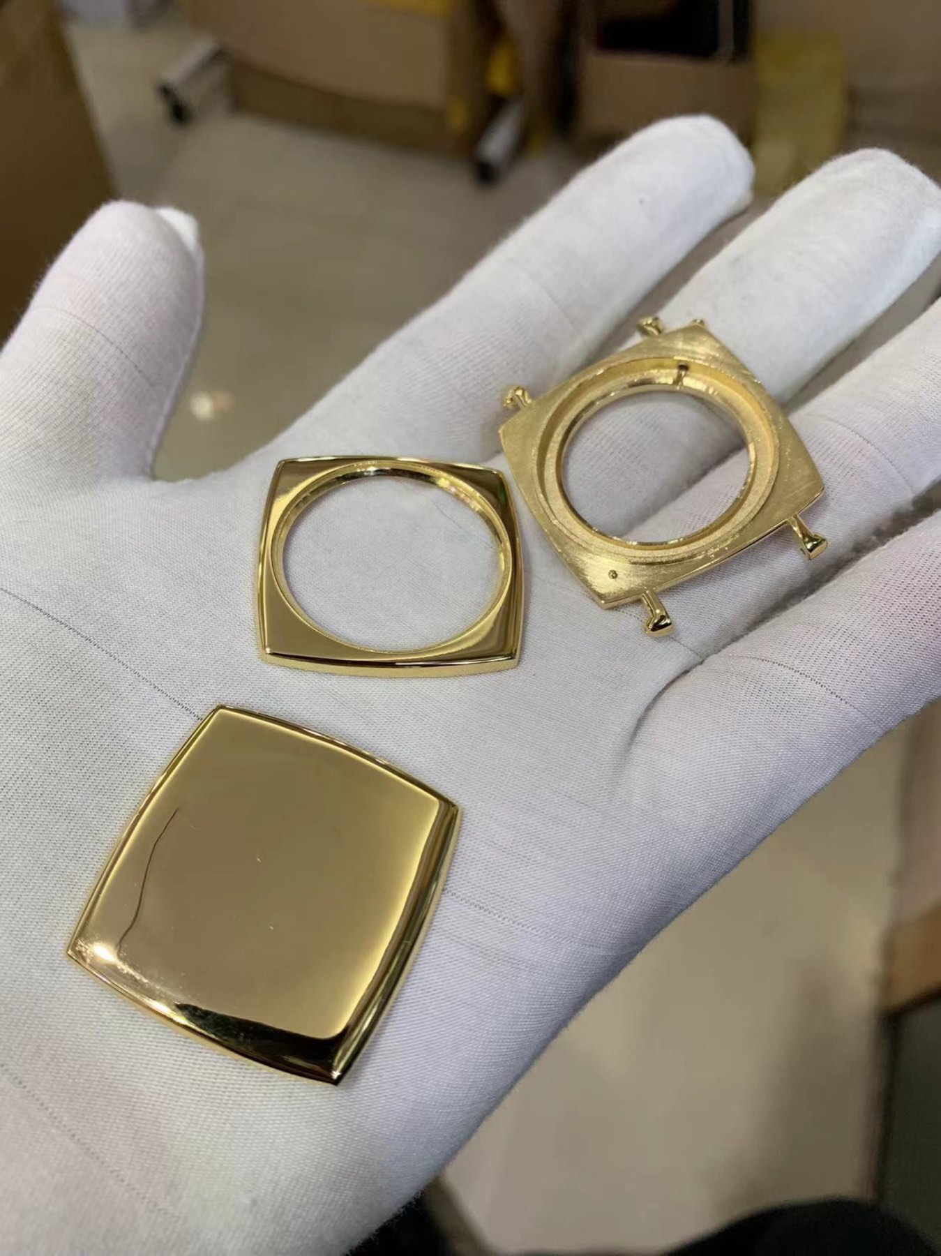 Tilted Watch manufacturing process photograph, photograph 5