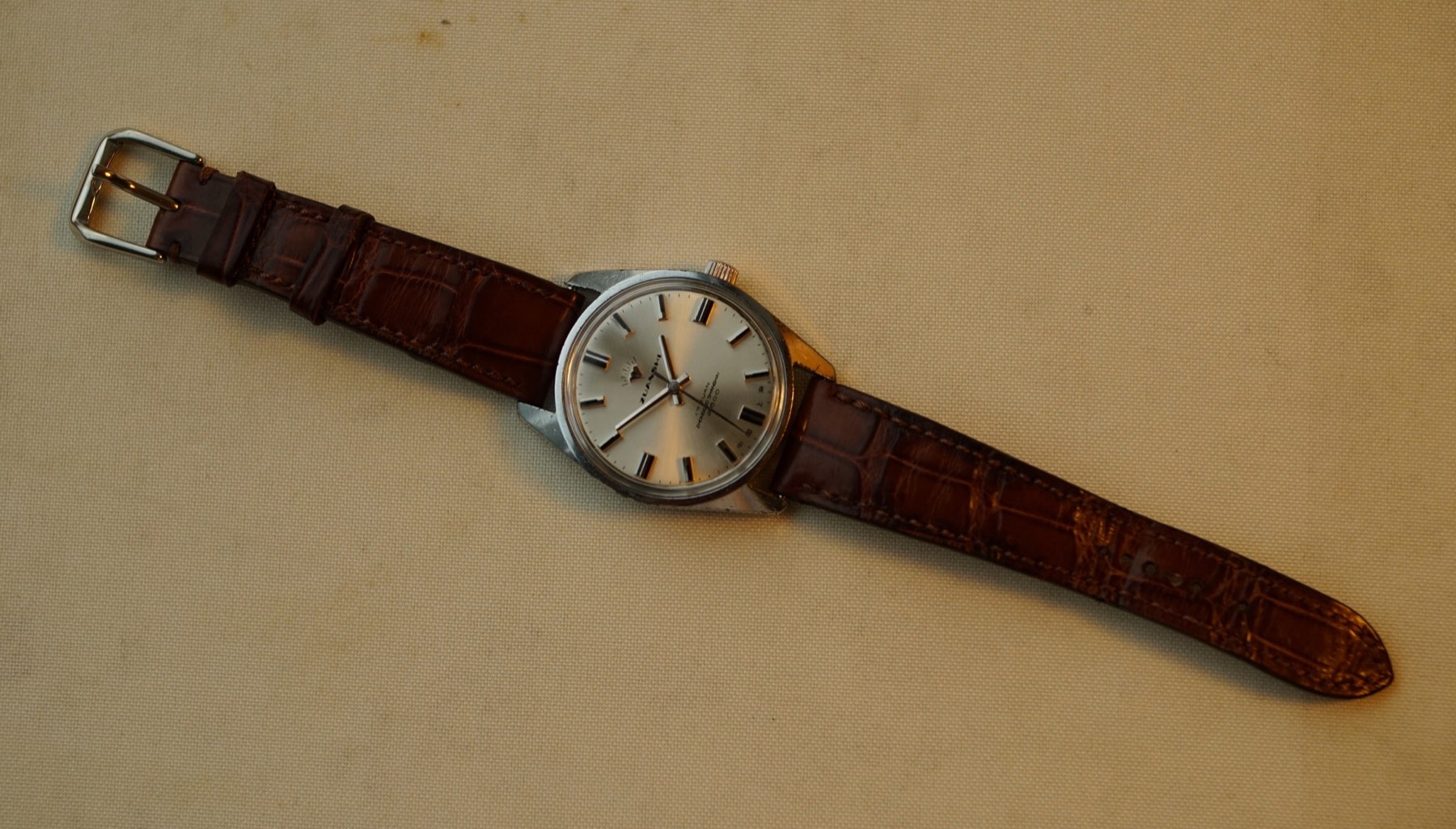 Movement side of the Chinese wristwatches